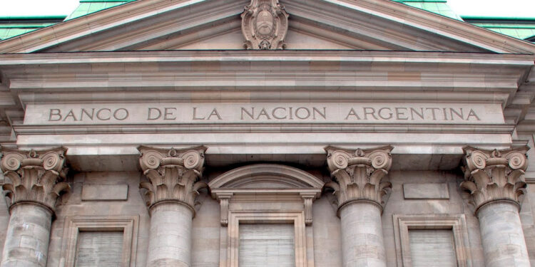 Cotización del dólar oficial y blue en la City el 27 de agosto
