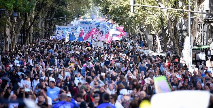Rechazo en el Senado a cambios en la Ley de Tierras: sectores del peronismo convocaron a movilizarse contra el proyecto