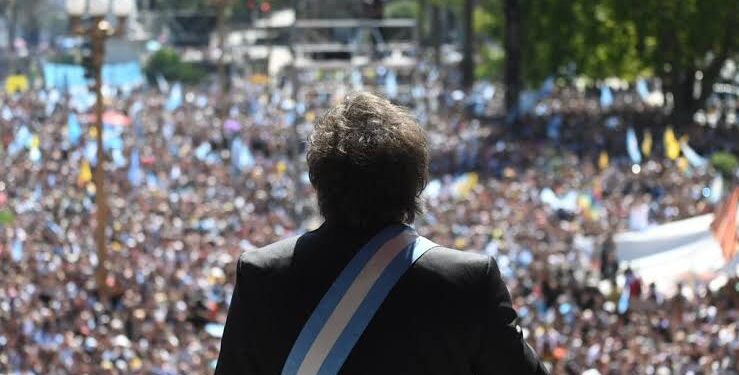 Sin bando ni bandera: la creciente fatiga de la grieta
