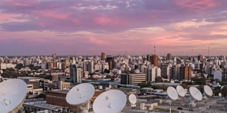 Telecentro avanza con la compra de Iplan por unos US$260 millones y busca ampliar su red de fibra óptica
