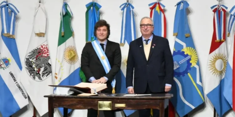 Milei llega a Misiones en medio del reclamo de productores yerbateros y cerrará un foro económico