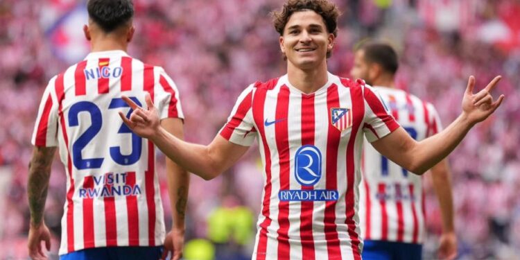 La posición de Julián Álvarez en el Atlético de Madrid tras su fallido traspaso al Barcelona