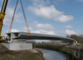 Inauguran el primer puente que utiliza palas de aerogeneradores como vigas estructurales
