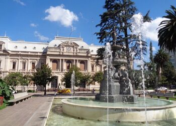 El Gobierno volvió a girar fondos discrecionales a las provincias: repartió $12.000 millones en septiembre