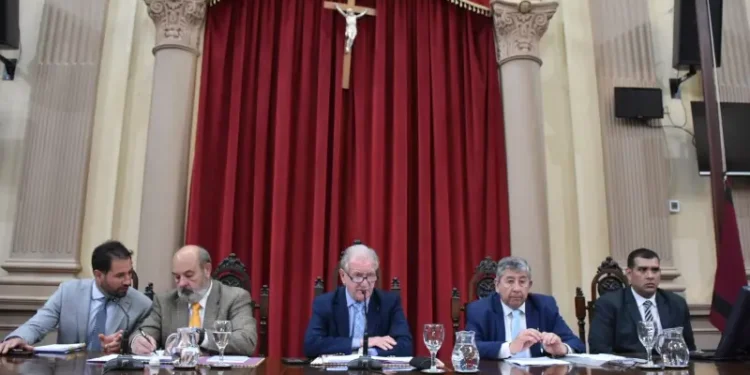 El Senado de Salta aprobó financiamiento por US$250 millones para deuda y obras
