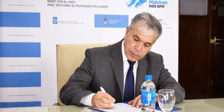 Renunció el administrador de la obra social militar en medio de una crisis por deudas y cortes de prestaciones
