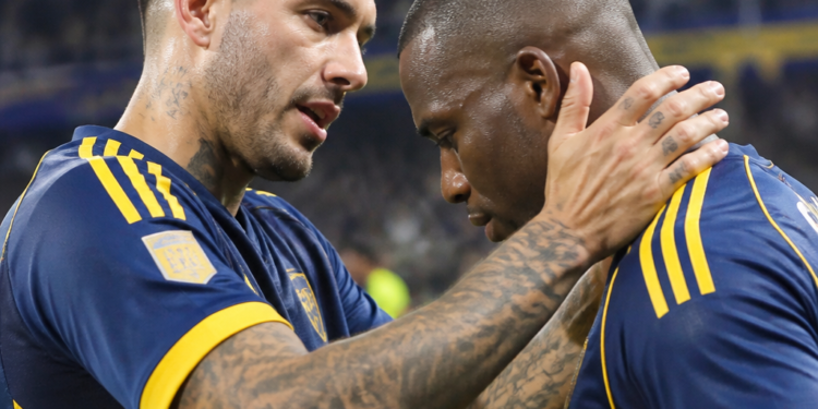El gesto de Leandro Paredes hacia Enner Valencia tras la victoria de Boca Juniors sobre Racing