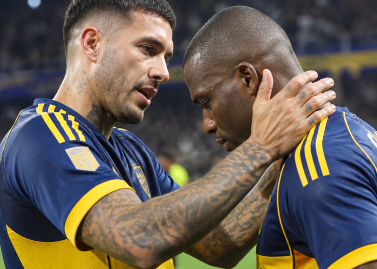 El gesto de Leandro Paredes hacia Enner Valencia tras la victoria de Boca Juniors sobre Racing