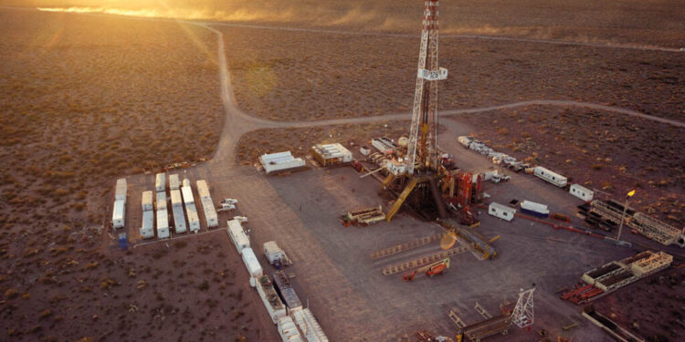 Vaca Muerta y el petróleo en alza: qué alternativas existen para invertir en el sector energético