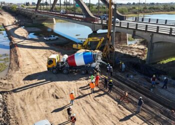 El nuevo Puente Carretero entre Santa Fe y Santo Tomé alcanzó un 55% de avance