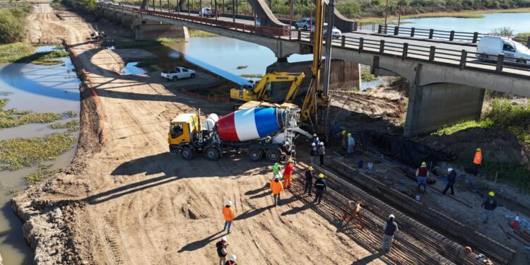 El nuevo Puente Carretero entre Santa Fe y Santo Tomé alcanzó un 55% de avance