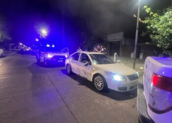 Intentó evadir un control de tránsito, atropelló a un inspector y lo arrastró cinco cuadras