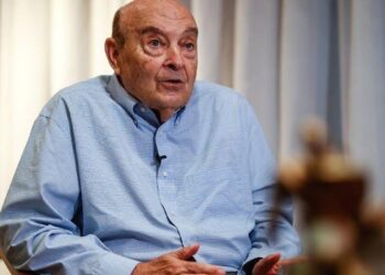 Cavallo volvió a cuestionar el modelo económico de Milei: alertó por el sobreajuste y la caída de la inversión
