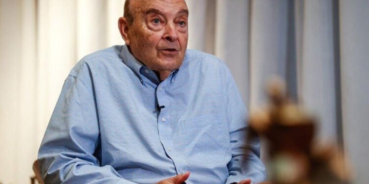 Cavallo volvió a cuestionar el modelo económico de Milei: alertó por el sobreajuste y la caída de la inversión