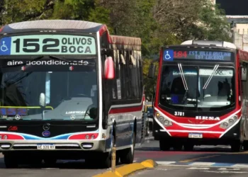 El Gobierno anunció mejoras en subsidios para colectivos del AMBA ante la posibilidad de recortes nocturnos