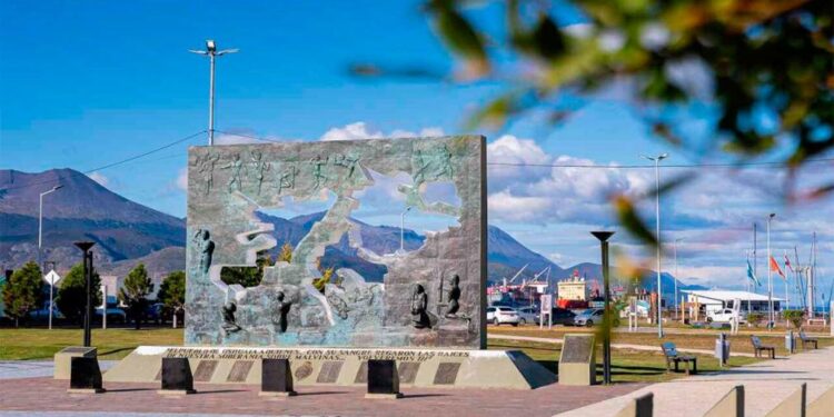 El oficialismo avanza con el proyecto de soberanía y busca llevarlo al recinto el 21 de octubre