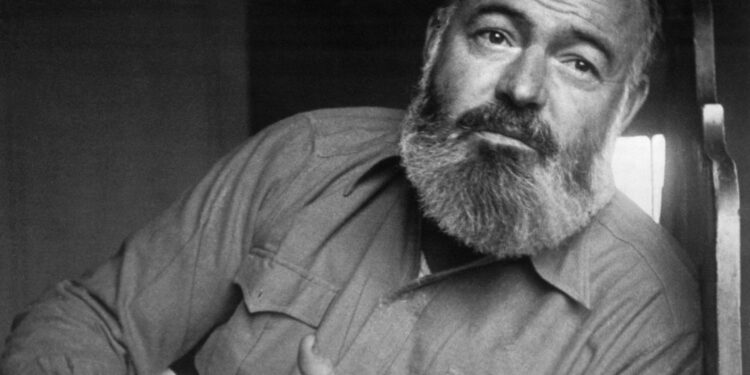 Ernest Hemingway, Premio Nobel de Literatura: “El mundo rompe a todos, y después muchos son fuertes en los lugares rotos”