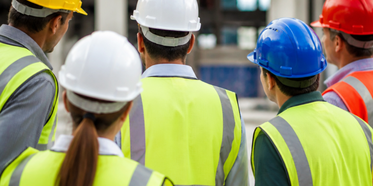 Significado de los colores de los cascos en las obras de construcción