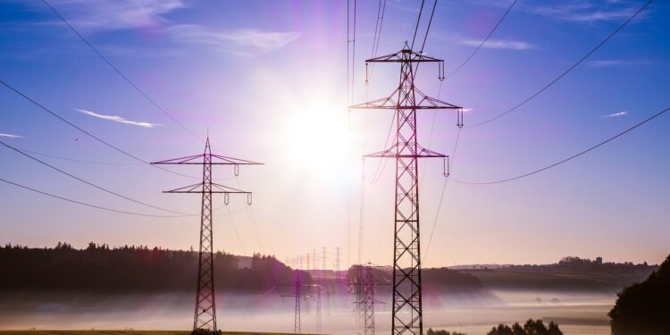 El Gobierno flexibiliza el mercado eléctrico y amplía la libertad para contratar energía