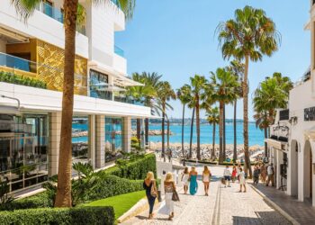 Iniciativa para proteger los restos de un hotel centenario sepultado en la costa