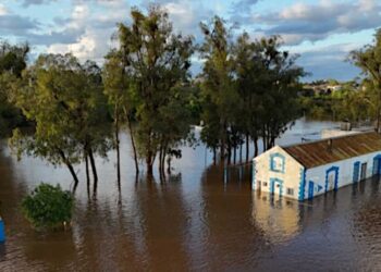 El Paraná en alerta por la crecida: reforzarán el dragado con nuevas embarcaciones hasta enero