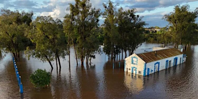 El Paraná en alerta por la crecida: reforzarán el dragado con nuevas embarcaciones hasta enero