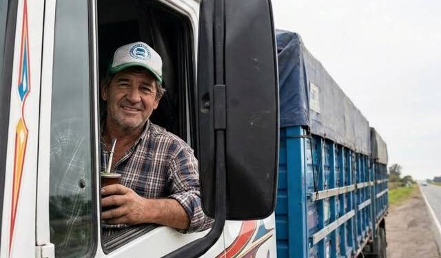 Camioneros: homologaron el aumento salarial y el básico de los choferes llegará a $1,18 millones en febrero